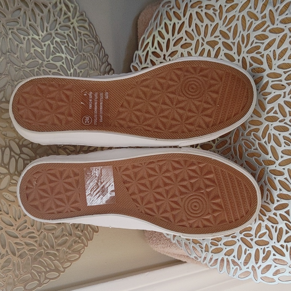 Jellypop Women's Glitter Canvas Sneakers - Picture 5 of 6